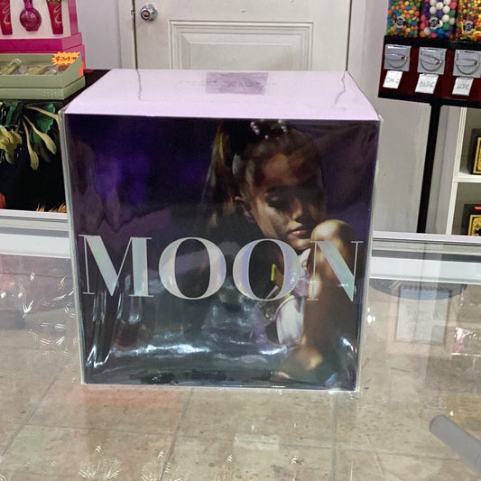 Ariana Grande Moonlight